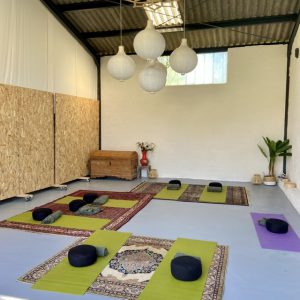Yoga in de Yogabarn